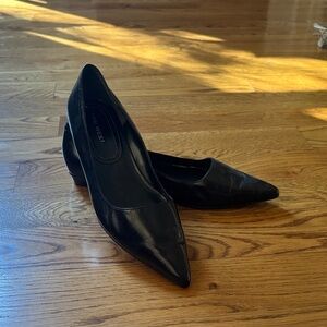 Nine West Black Pointed Flats